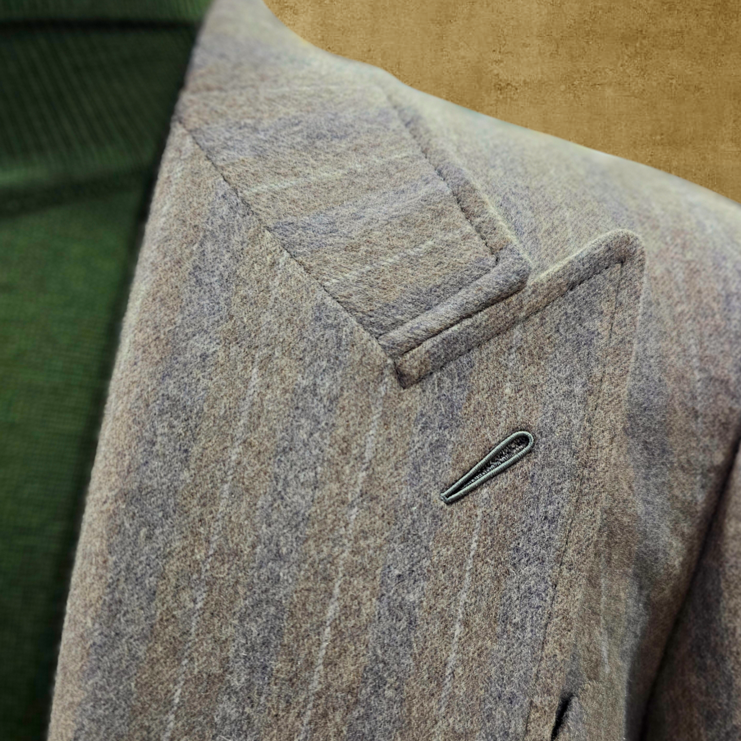 WOOL/CASHMERE PEAK LAPEL JACKET