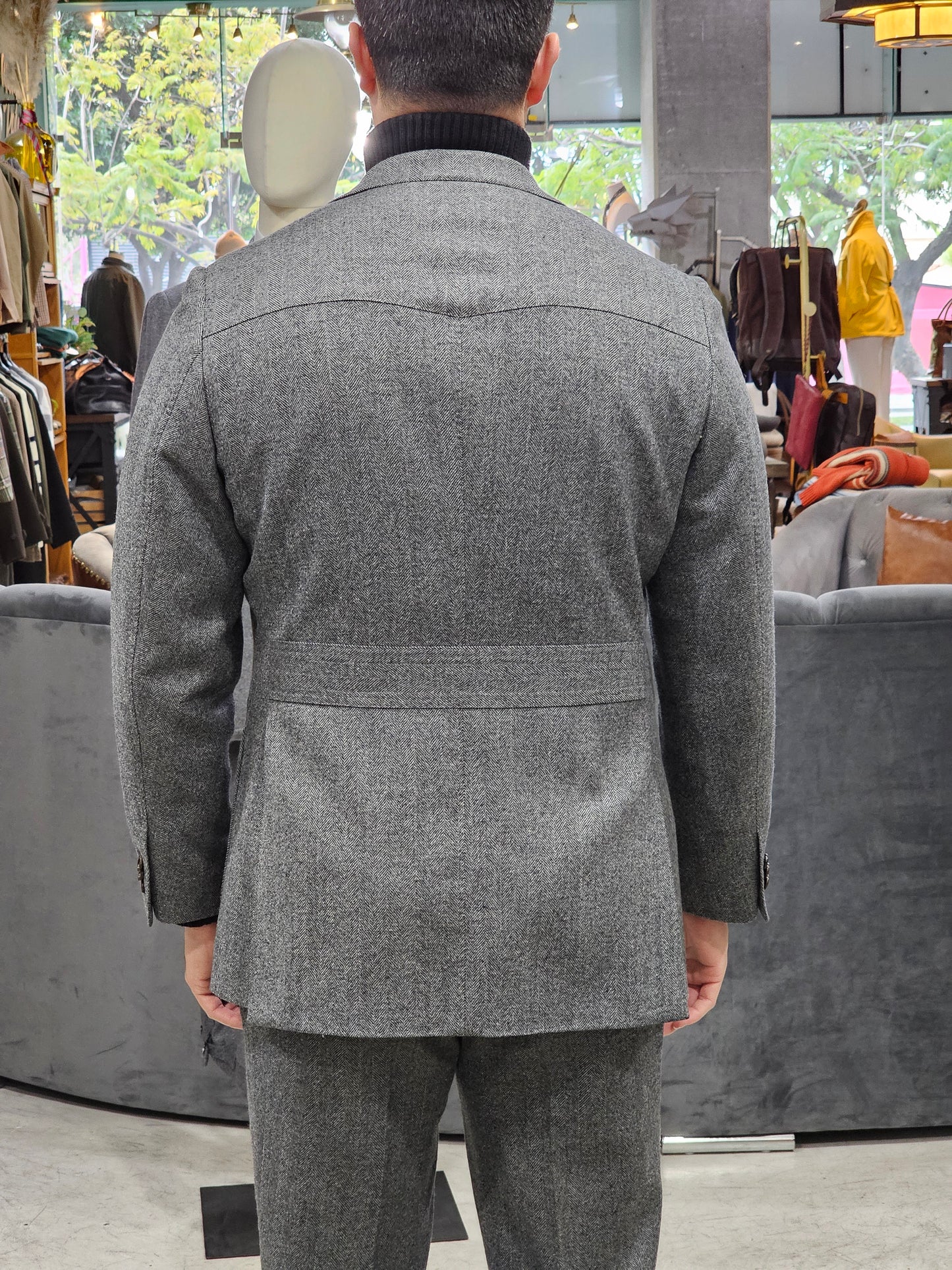 HERRINGBONE PEAK LAPEL JACKET